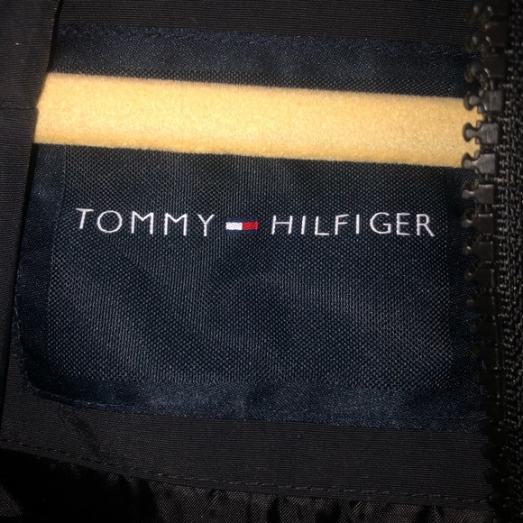 Tommy Hilfiger Windbreaker, barely worn - Picture 2 of 4